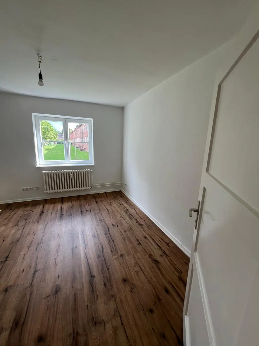 Fertiger Wohnraum mit Dielenboden
